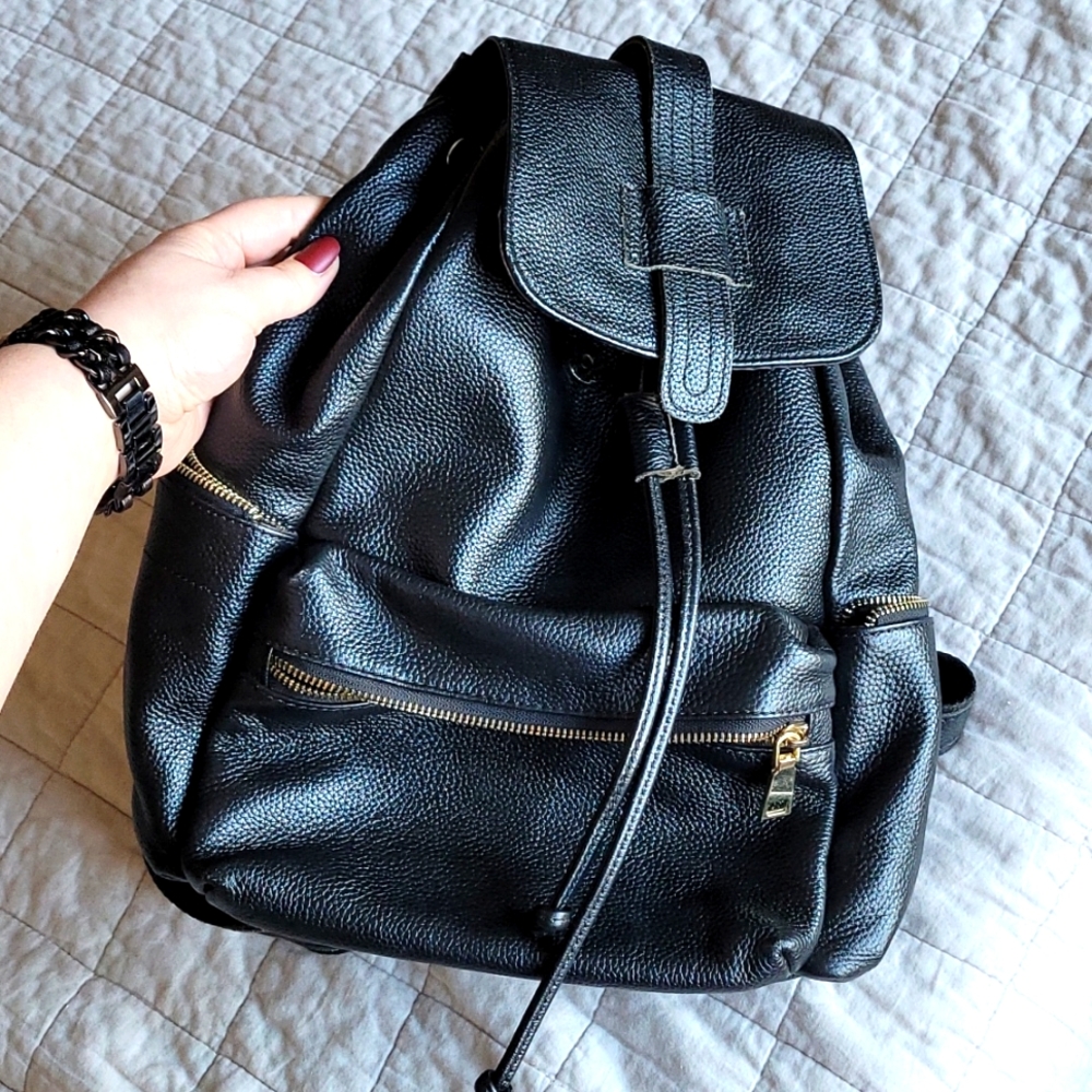 EUC Black Pebbled Leather w Gold Backpack